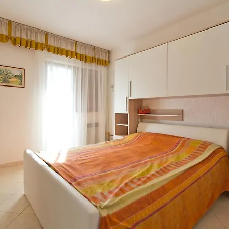 Gina Apartman